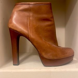 Gianni Bini ankle boots